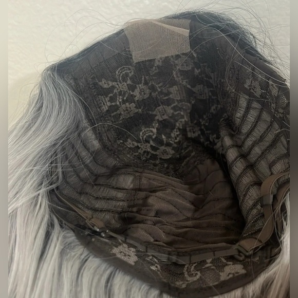 Balayage Gray - Dark Roots Wavy Front Closure Wig 30” - Picture 6 of 6